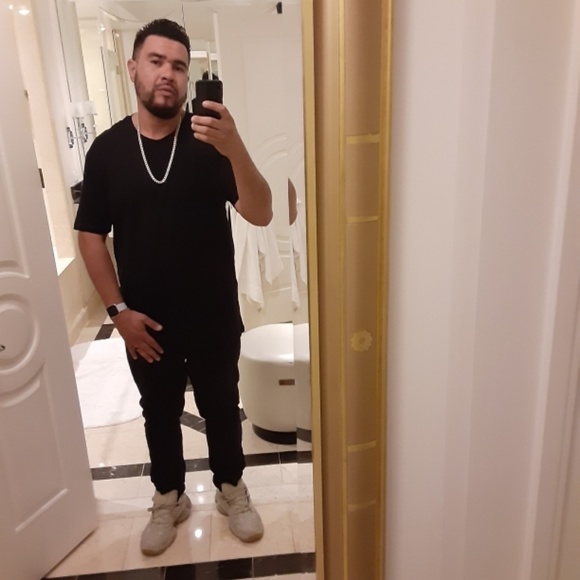 Meet your Posher, Cesar - Picture 1 of 1